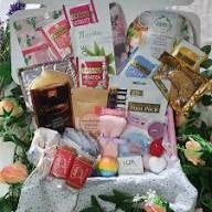 No7 Unique Girlfriend Day Gift Set The Blockbuster Collection Skincare & Makeup Beauty Box Gift Hamper